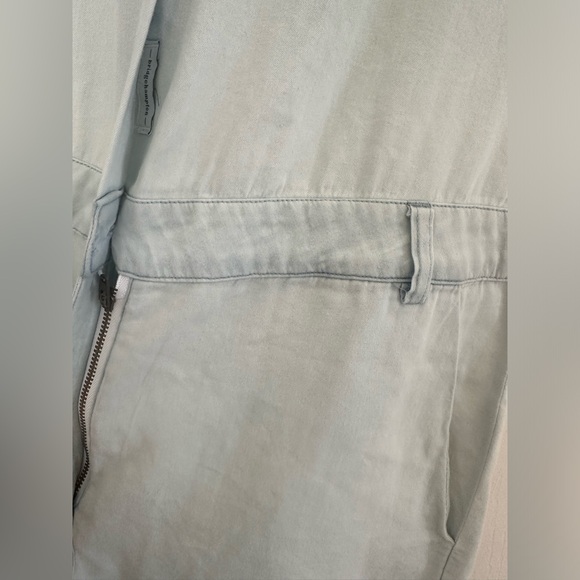 The Blue Shirt Shop Sleeveless Chambray Bridge Hampton
Romper size S small - Picture 7 of 10